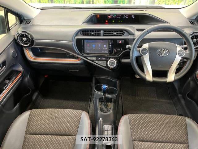 Toyota AQUA 2015-07 384174-1