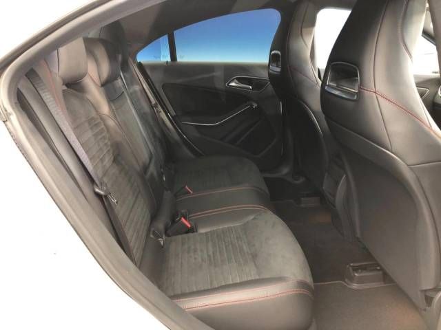 Mercedes Benz CLA-CLASS 2014-08 18014-9