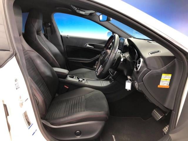 Mercedes Benz CLA-CLASS 2014-08 18014-8
