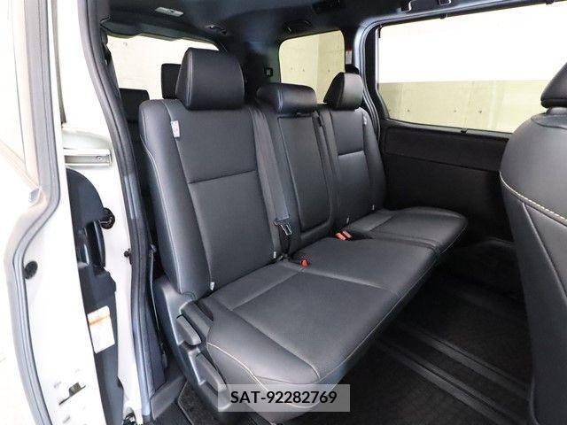 Toyota ESQUIRE 2019-09 321669-4