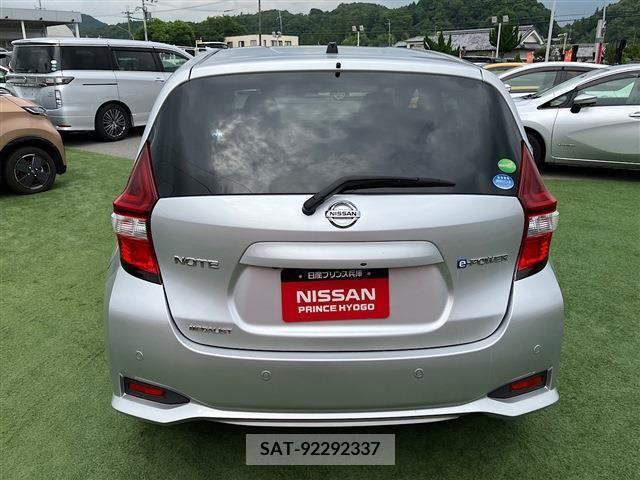 Nissan NOTE 2019-03 392957-24
