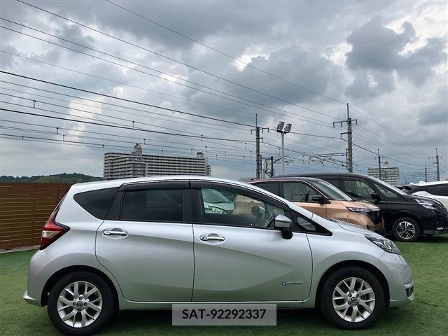Nissan NOTE 2019-03 392957-12