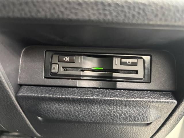 Toyota VOXY 2014-03 183912-4