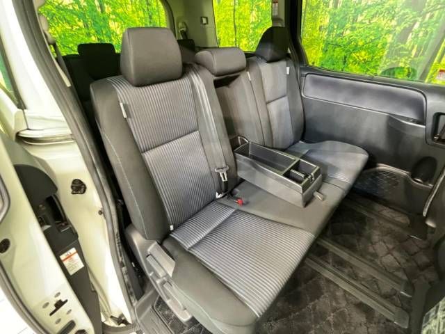 Toyota VOXY 2014-03 183912-9
