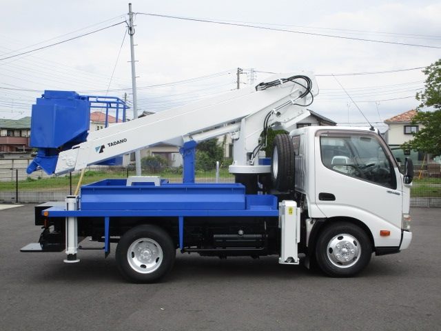 Hino DUTRO 2012-08 24074-2