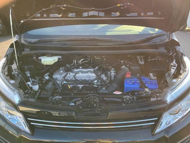 Toyota VOXY 2016-03 184883-19