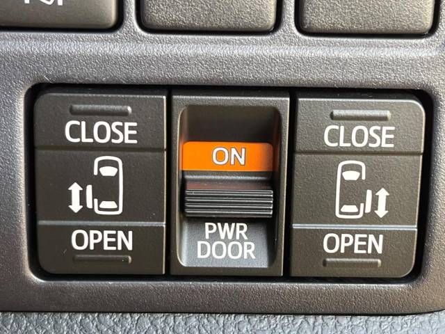 Toyota VOXY 2016-03 184883-5