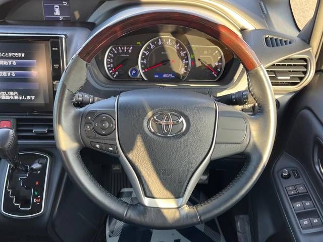 Toyota VOXY 2016-03 184883-12