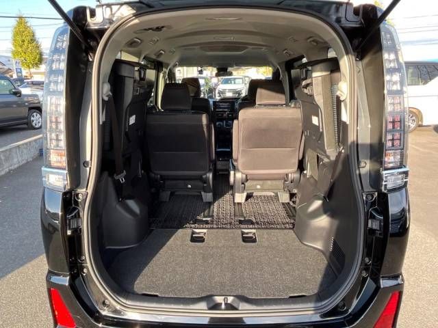 Toyota VOXY 2016-03 184883-11