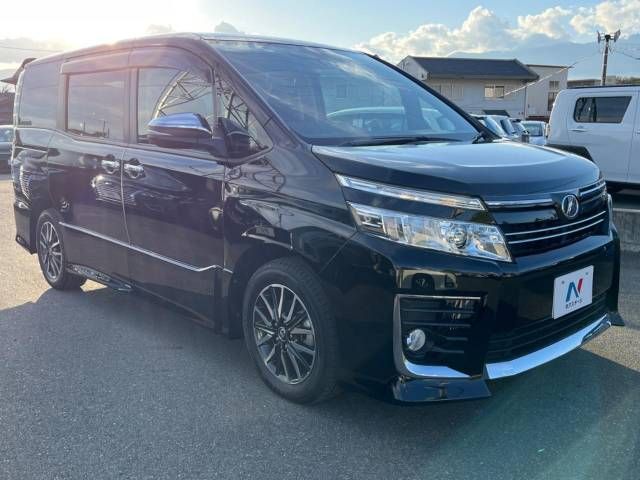 Toyota VOXY 2016-03 184883-17