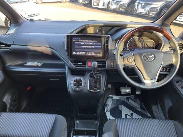 Toyota VOXY 2016-03 184883-1