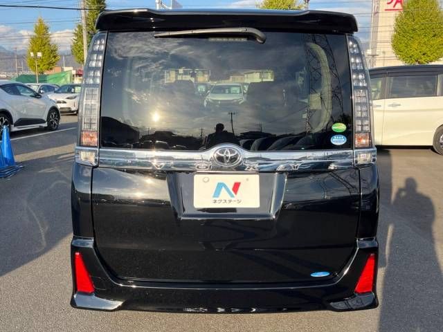 Toyota VOXY 2016-03 184883-16