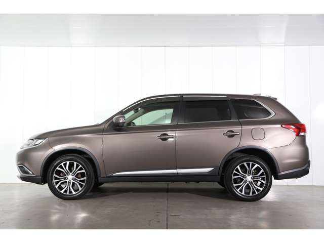 Mitsubishi OUTLANDER 2017-03 4527-2
