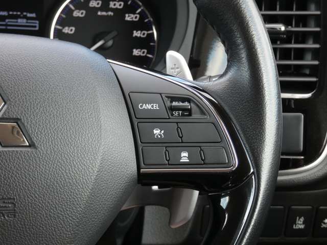 Mitsubishi OUTLANDER 2017-03 4527-11