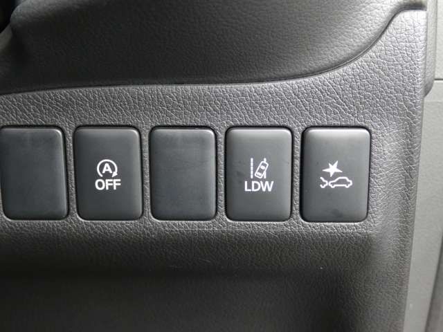 Mitsubishi OUTLANDER 2017-03 4527-14