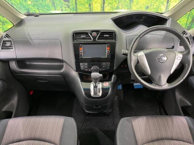 Nissan SERENA 2015-02 184404-1