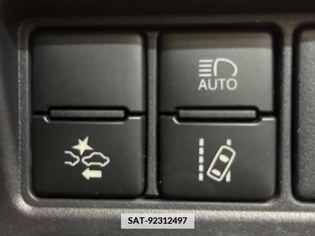 Toyota ESQUIRE 2016-09 359797-2