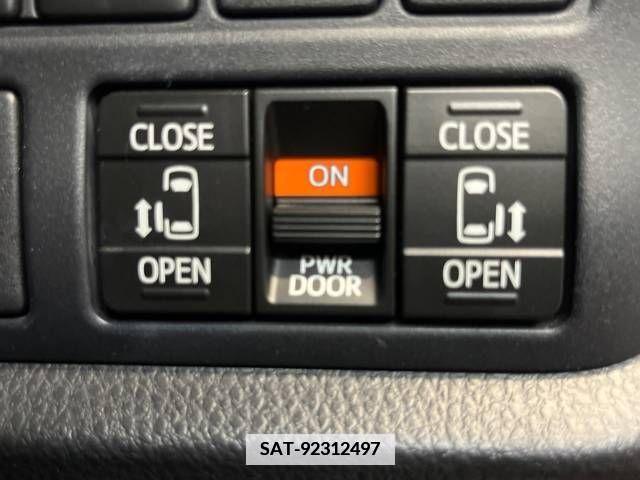 Toyota ESQUIRE 2016-09 359797-3