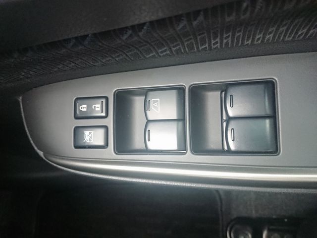 Nissan NOTE 2012-12 11535-22