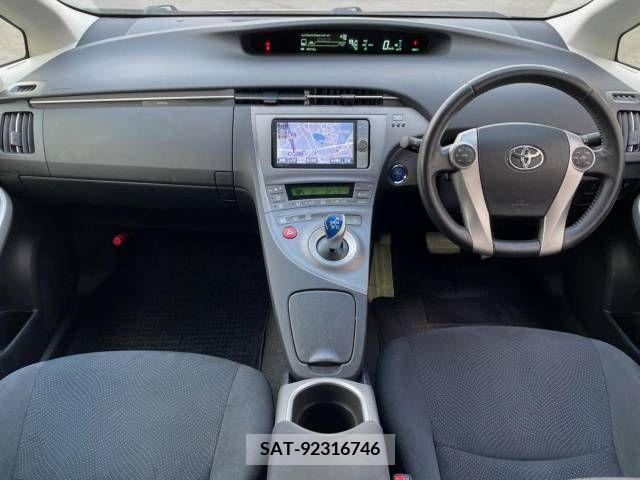 Toyota PRIUS 2015-06 366663-1
