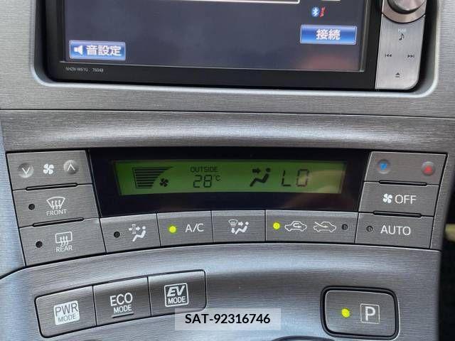 Toyota PRIUS 2015-06 366663-6