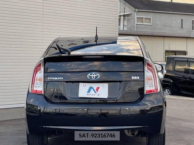Toyota PRIUS 2015-06 366663-17