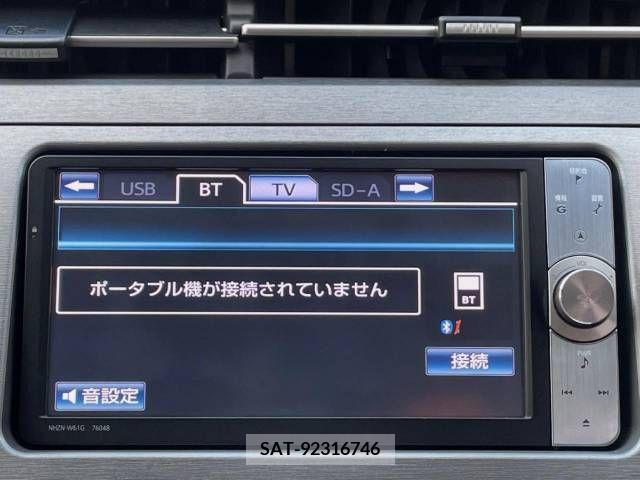 Toyota PRIUS 2015-06 366663-3