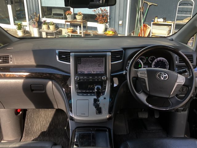 Toyota ALPHARD HYBRID 2013-10 184858-12
