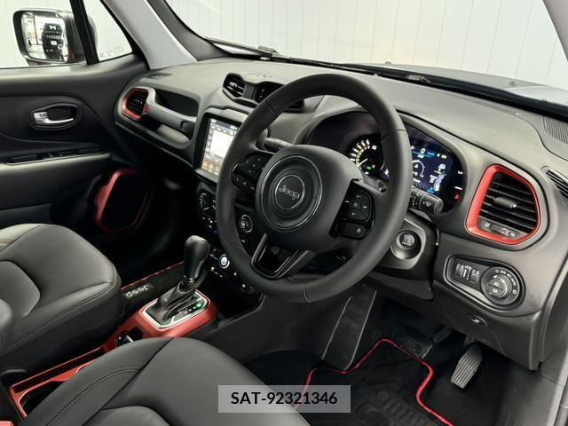 Jeep RENEGADE 2023-03 298884-1