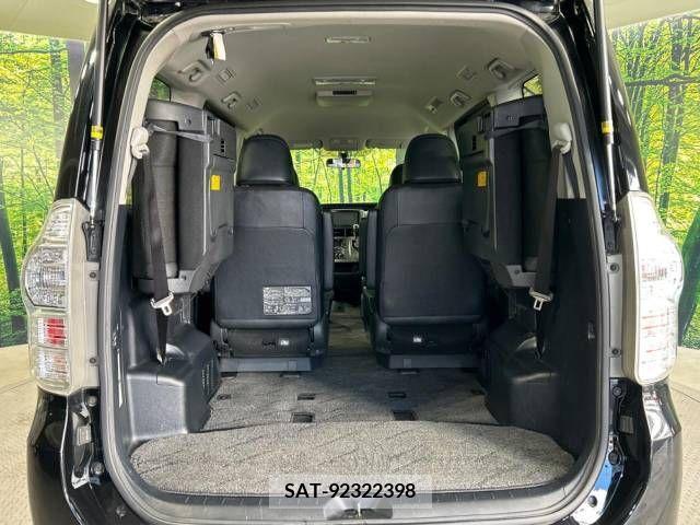 Toyota VOXY 2013-07 394961-11