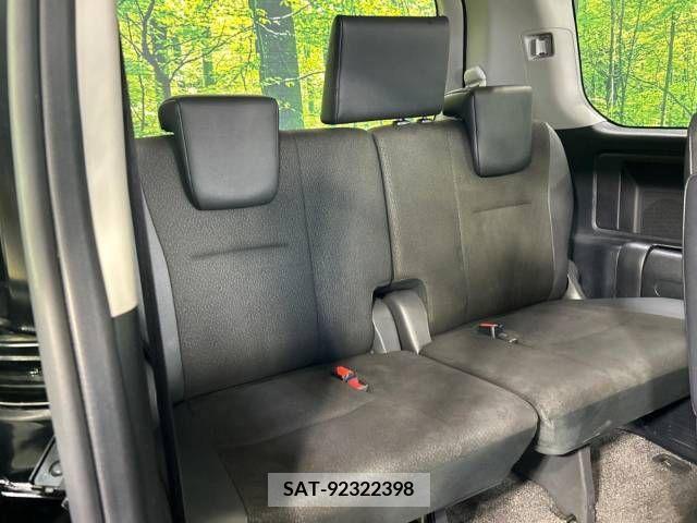 Toyota VOXY 2013-07 394961-10