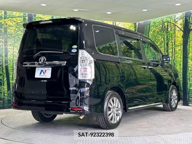 Toyota VOXY 2013-07 394961-18