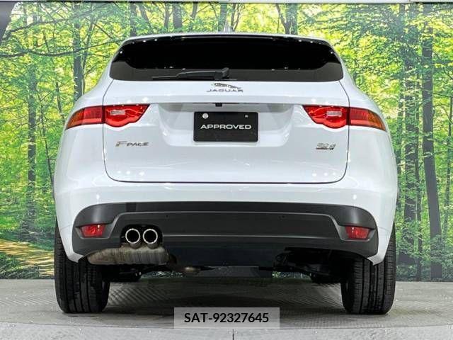 Jaguar F-PACE 2016-10 221447-19