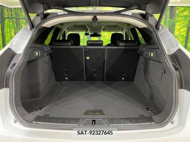 Jaguar F-PACE 2016-10 221447-14