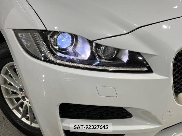 Jaguar F-PACE 2016-10 221447-10