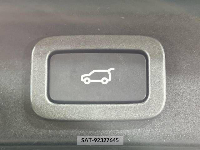 Jaguar F-PACE 2016-10 221447-9