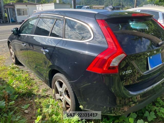Volvo V60 2012-05 394902-1