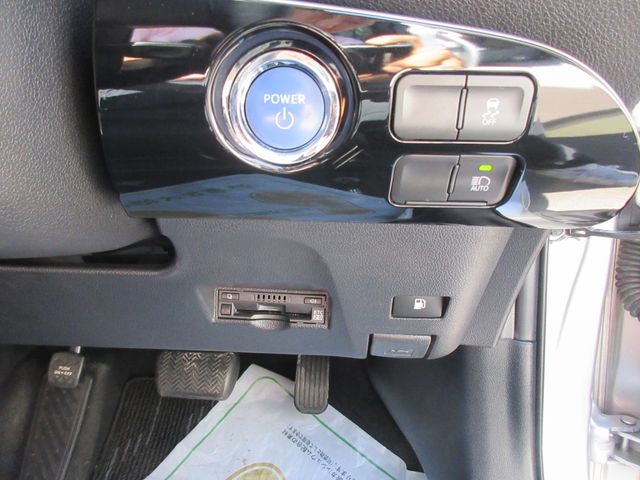 Toyota PRIUS 2019-06 14200-9