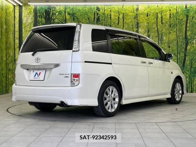 Toyota ISIS 2012-06 257397-17