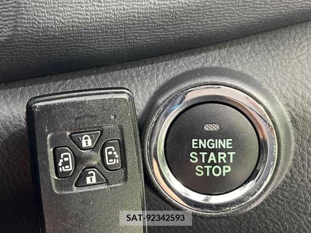 Toyota ISIS 2012-06 257397-6