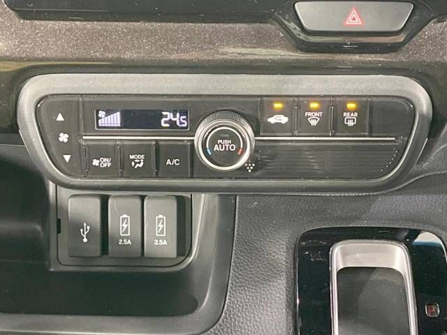 Honda N BOX CUSTOM 2018-02 8422-6
