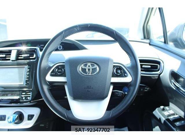 Toyota PRIUS 2016-05 366676-14