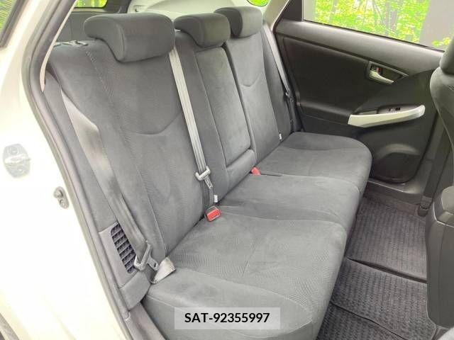 Toyota PRIUS 2015-01 219126-11