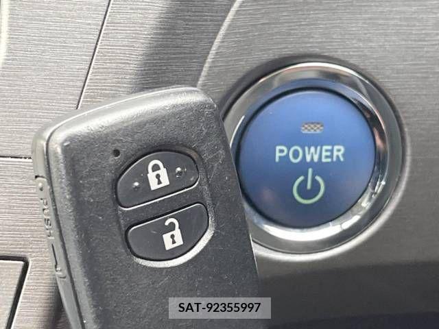 Toyota PRIUS 2015-01 219126-7