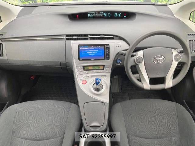 Toyota PRIUS 2015-01 219126-1