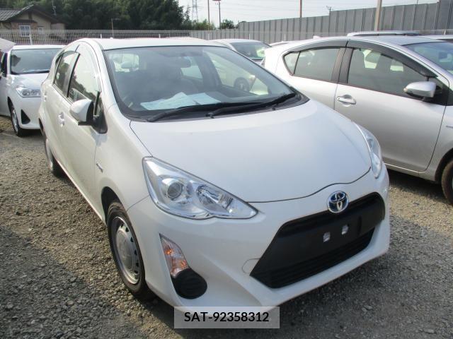 Toyota AQUA 2017-01 327661-0