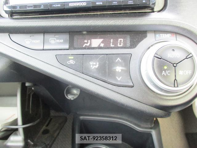 Toyota AQUA 2017-01 327661-10