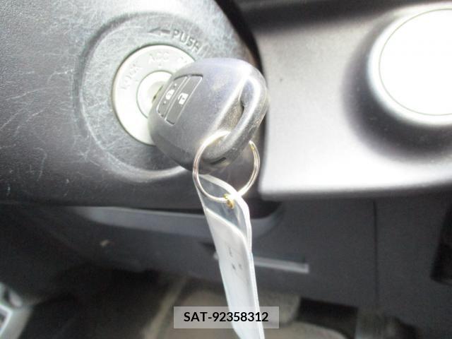 Toyota AQUA 2017-01 327661-13