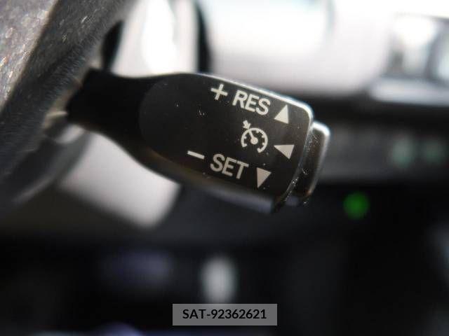 Lexus CT 2012-03 242934-5