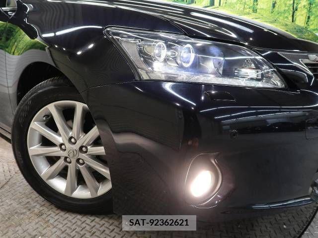 Lexus CT 2012-03 242934-9